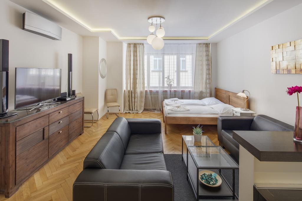 Selinor Old Town Apartments Прага Стая снимка