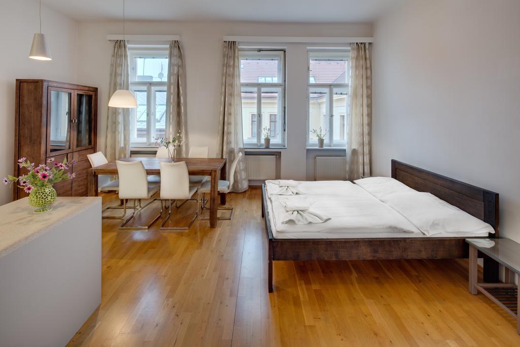Selinor Old Town Apartments Прага Екстериор снимка