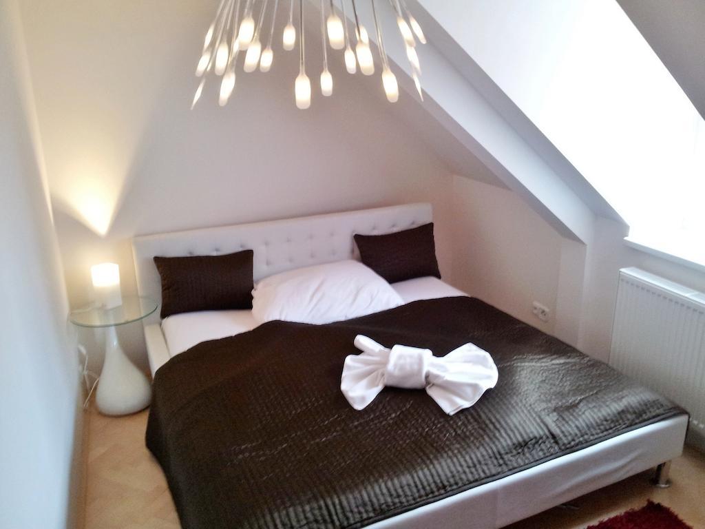 Selinor Old Town Apartments Прага Стая снимка