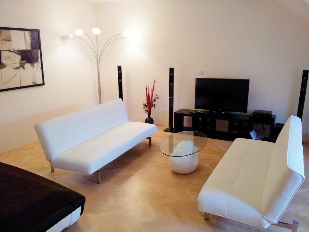 Selinor Old Town Apartments Прага Стая снимка