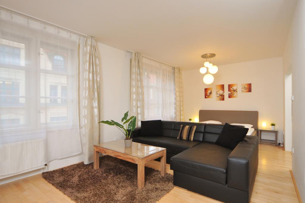 Selinor Old Town Apartments Прага Стая снимка