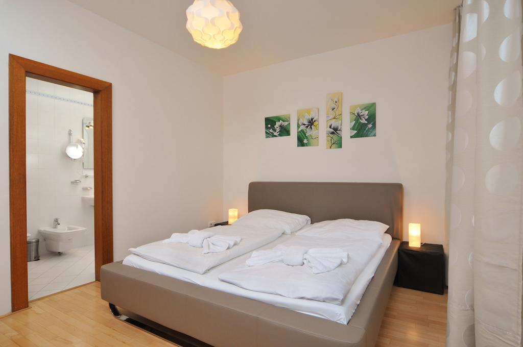 Selinor Old Town Apartments Прага Стая снимка
